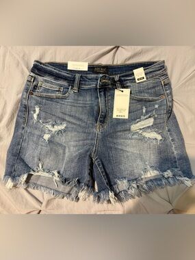 Judy Blue Ripped Frayed Hem Denim Shorts - Medium Blue Wash